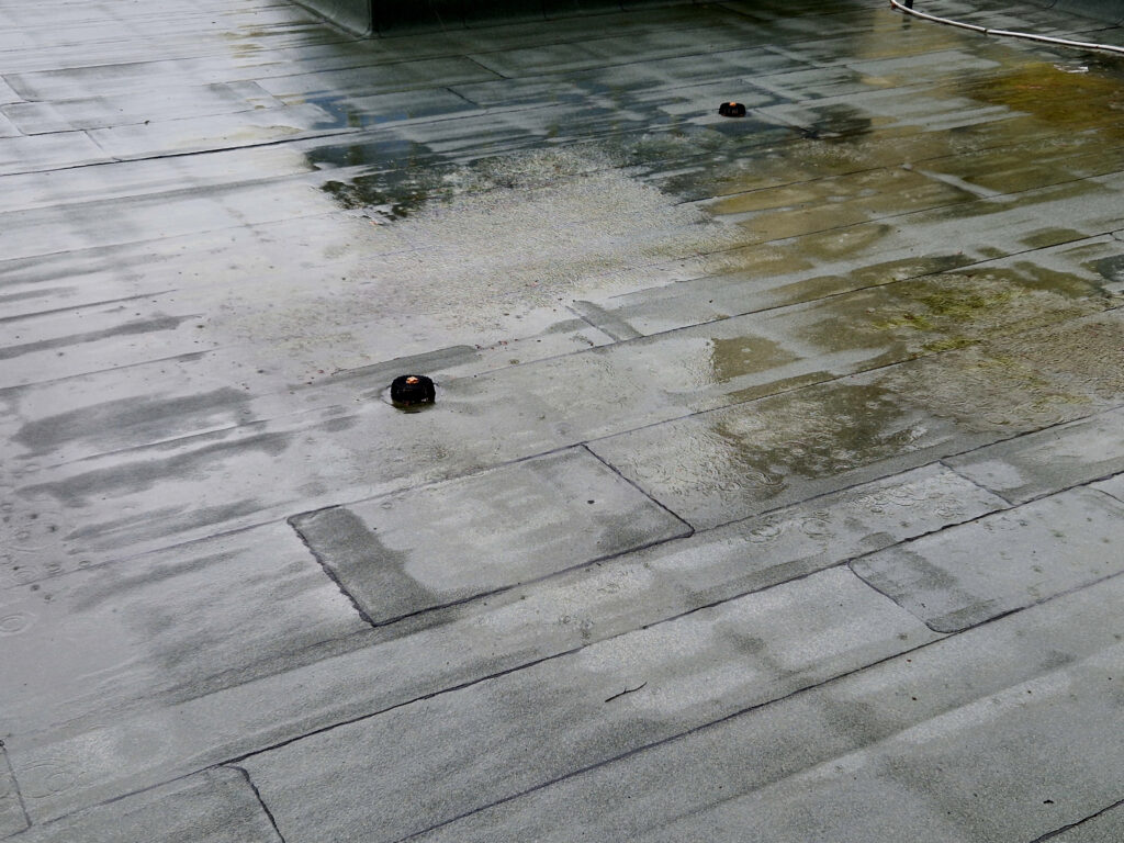 asphalt foil roof insulation is best tested by flooding it with water.